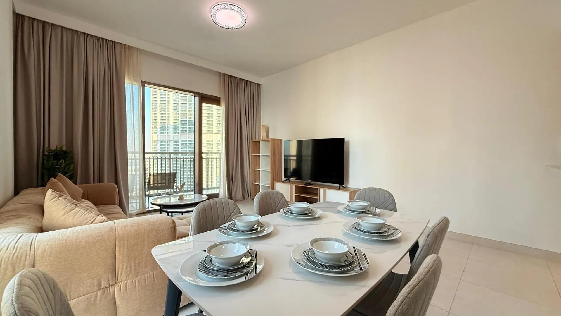 Premium 2 Bedroom Creek Horizon Dubai Apartment