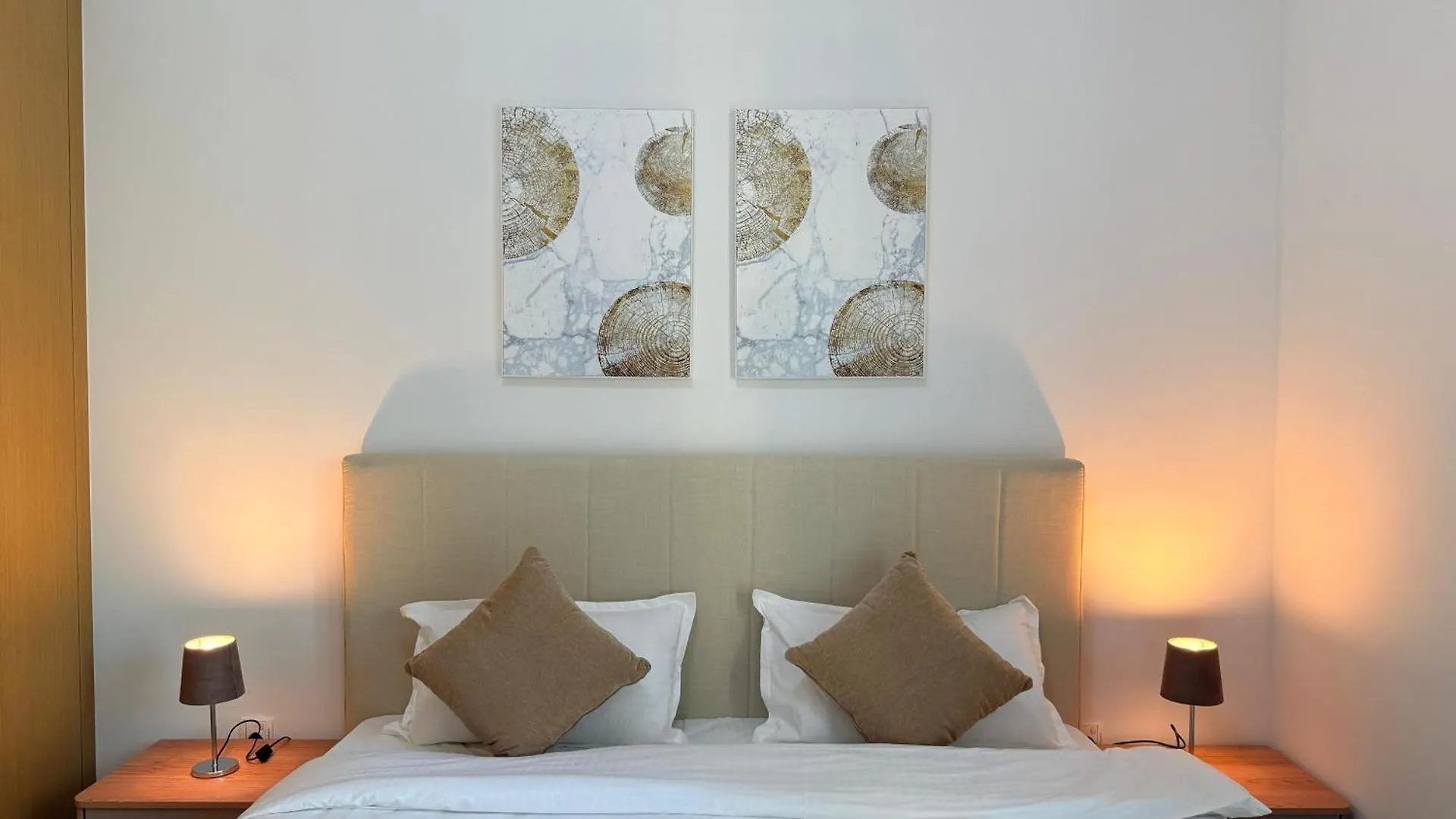 Premium 2 Bedroom Creek Horizon Dubai 0*,