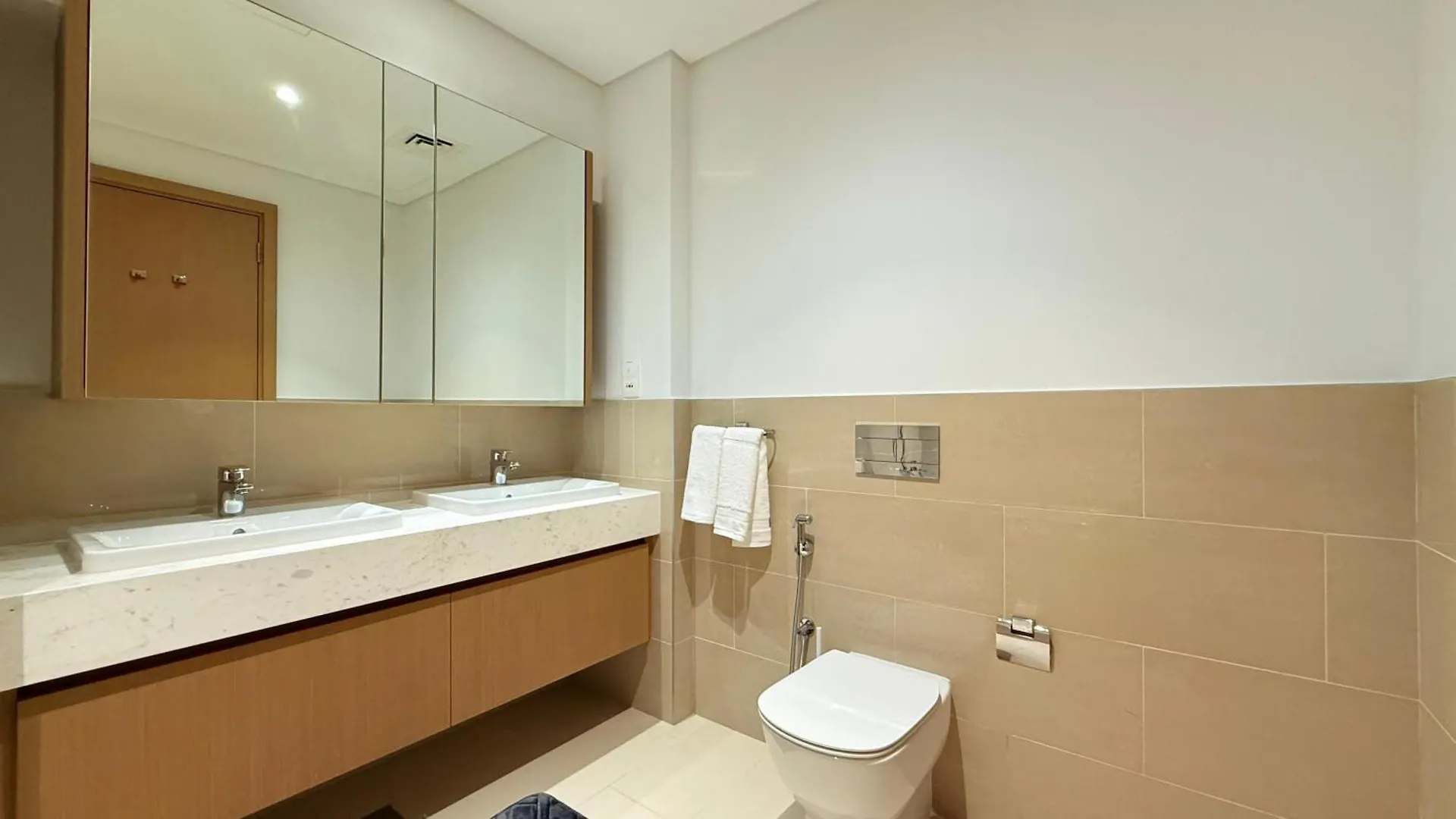 Apartment Premium 2 Bedroom Creek Horizon Dubai United Arab Emirates